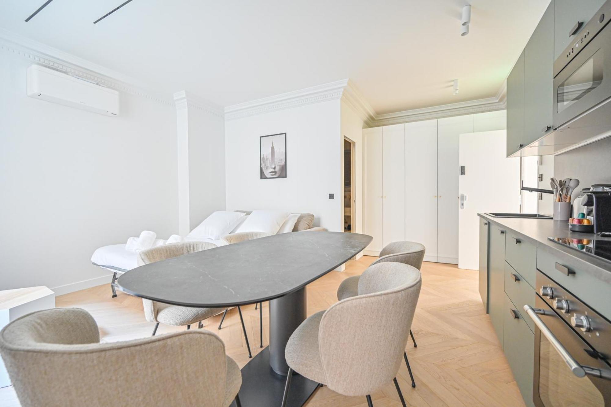 Sumptuous & Serene Parisian Flat Экстерьер фото