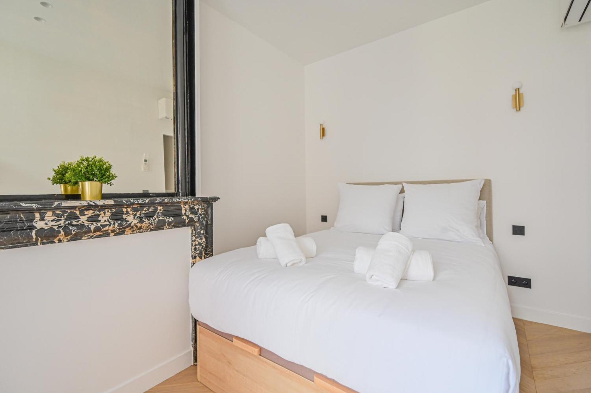 Sumptuous & Serene Parisian Flat Экстерьер фото