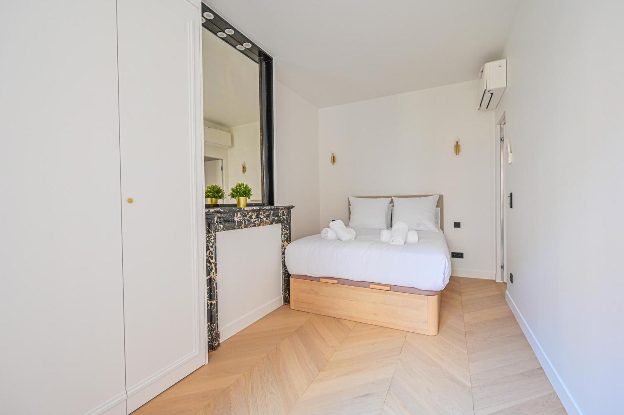 Sumptuous & Serene Parisian Flat Экстерьер фото